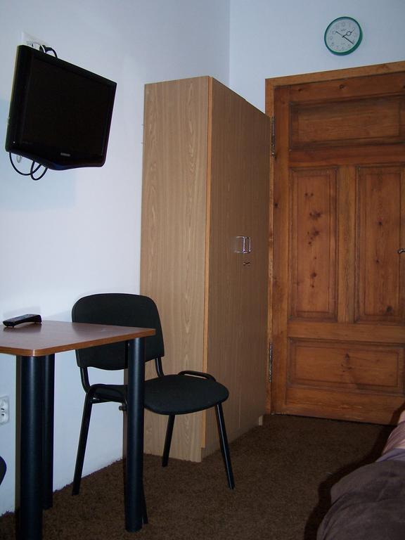 Film Hostel Poznan Bagian luar foto