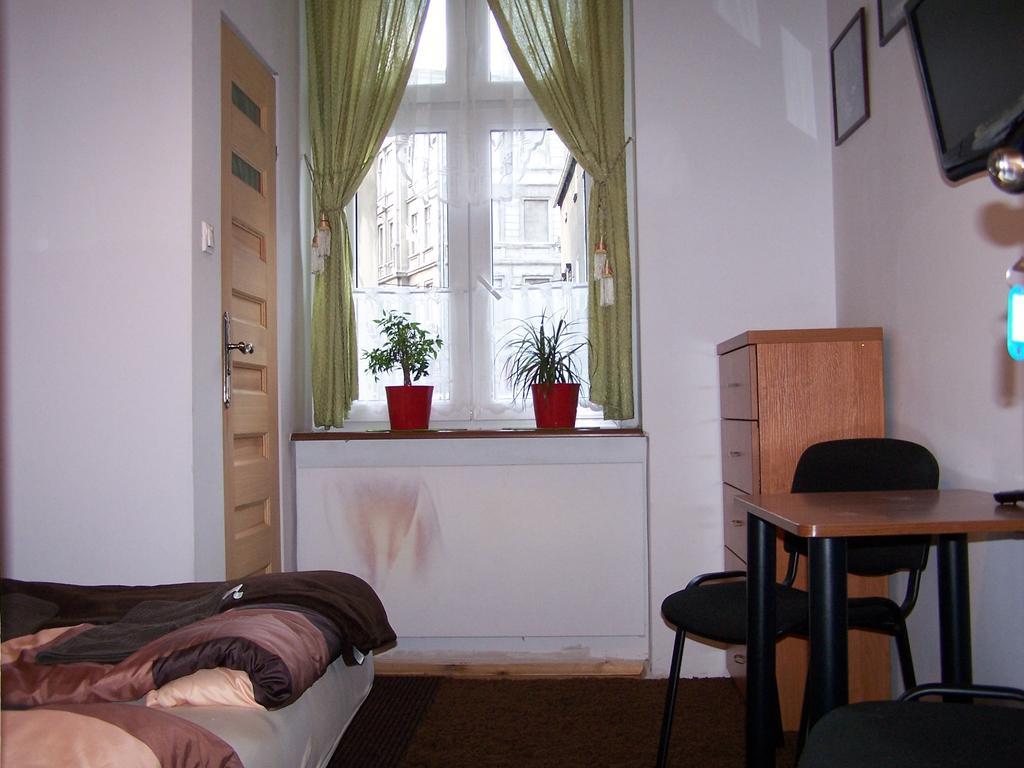 Film Hostel Poznan Bagian luar foto