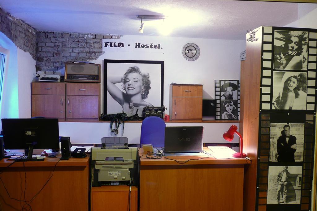 Film Hostel Poznan Bagian luar foto